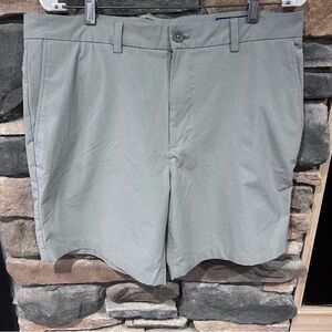 Vineyard Vines‎ Gray-green Flat Front Shorts men’s size 36 performance